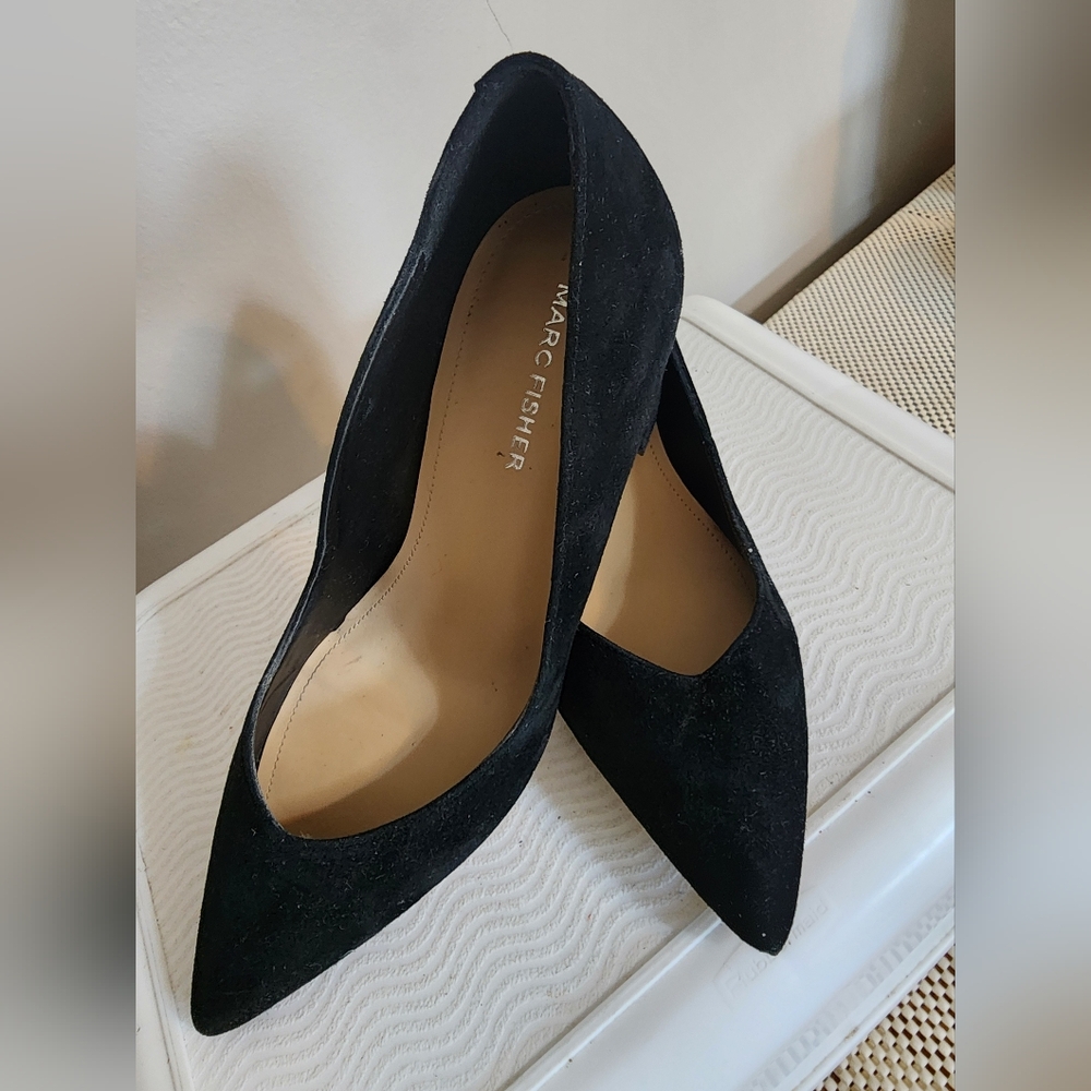 MARC FISHER Women's Black Pumps